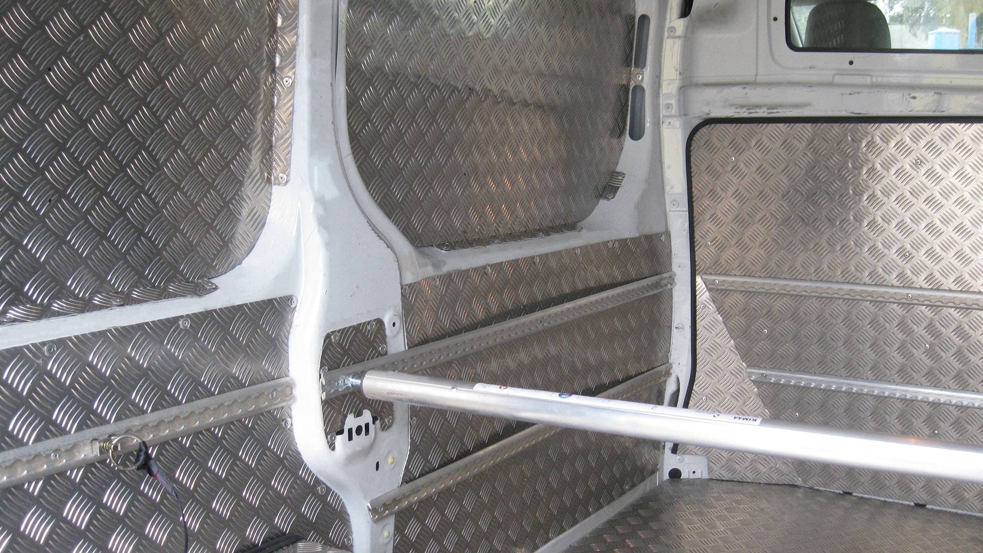 pannelli in alluminio mandorlato per furgoni